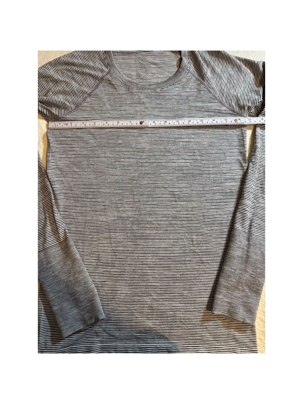 Lululemon Womens Gray and White Stripped Long Sleeve Shirt Size 8 - Picture 3 of 7